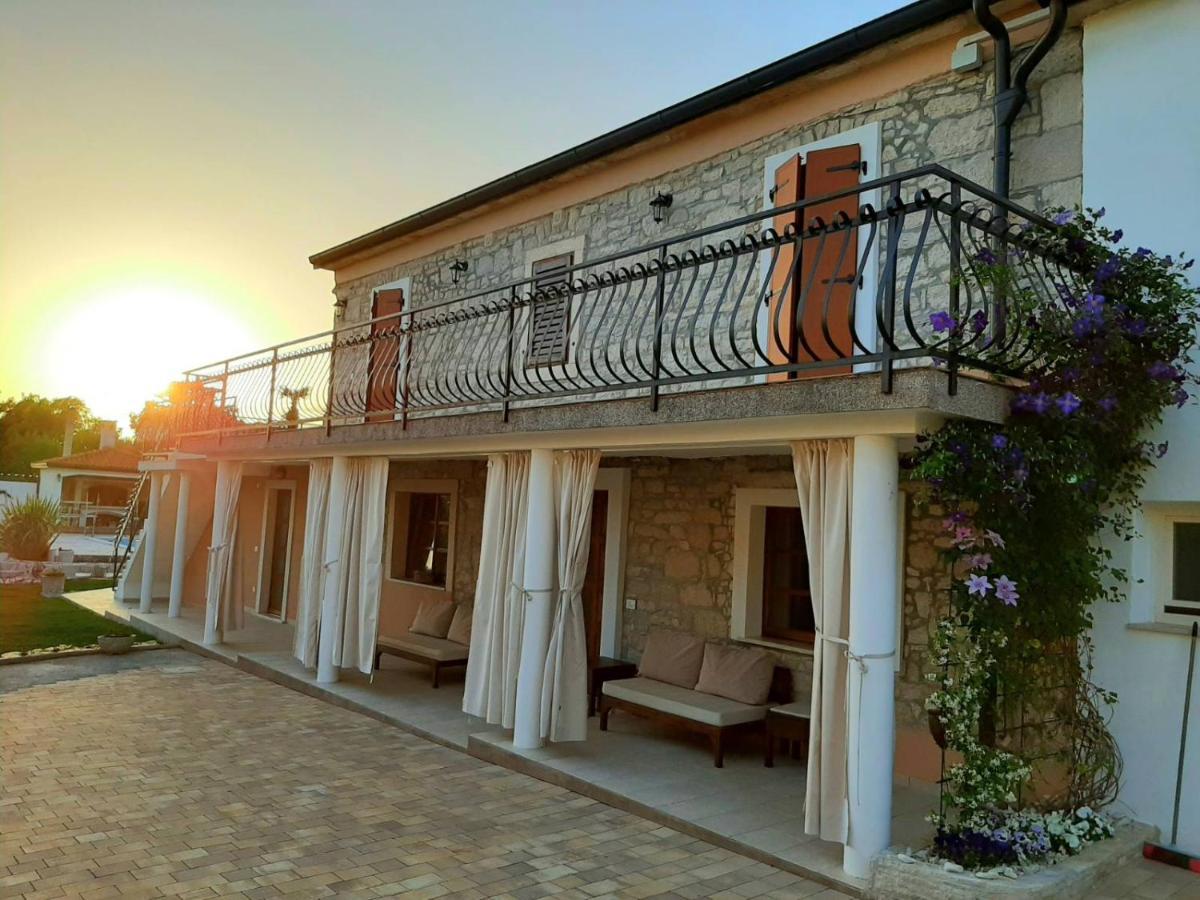 Kaštelir Villa Alma מראה חיצוני תמונה