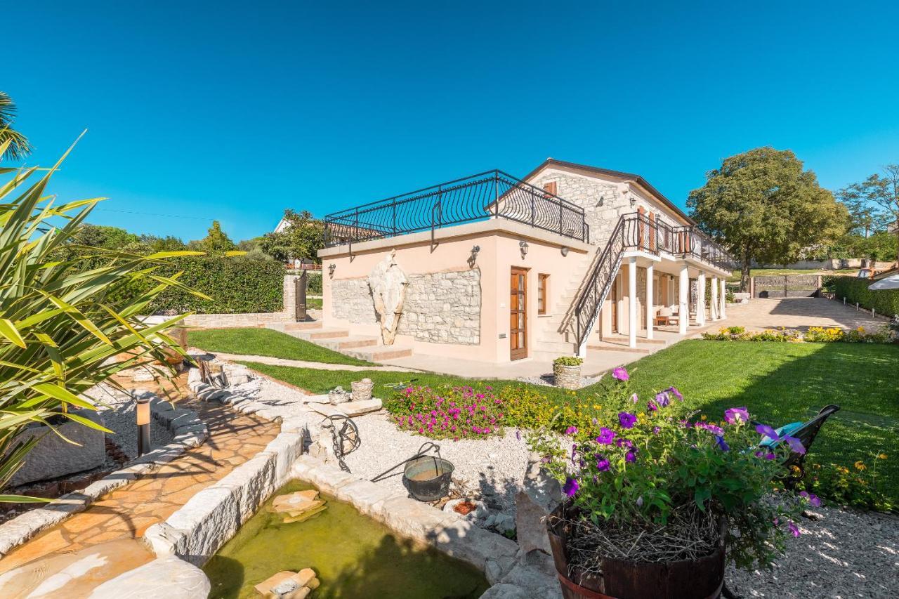 Kaštelir Villa Alma מראה חיצוני תמונה