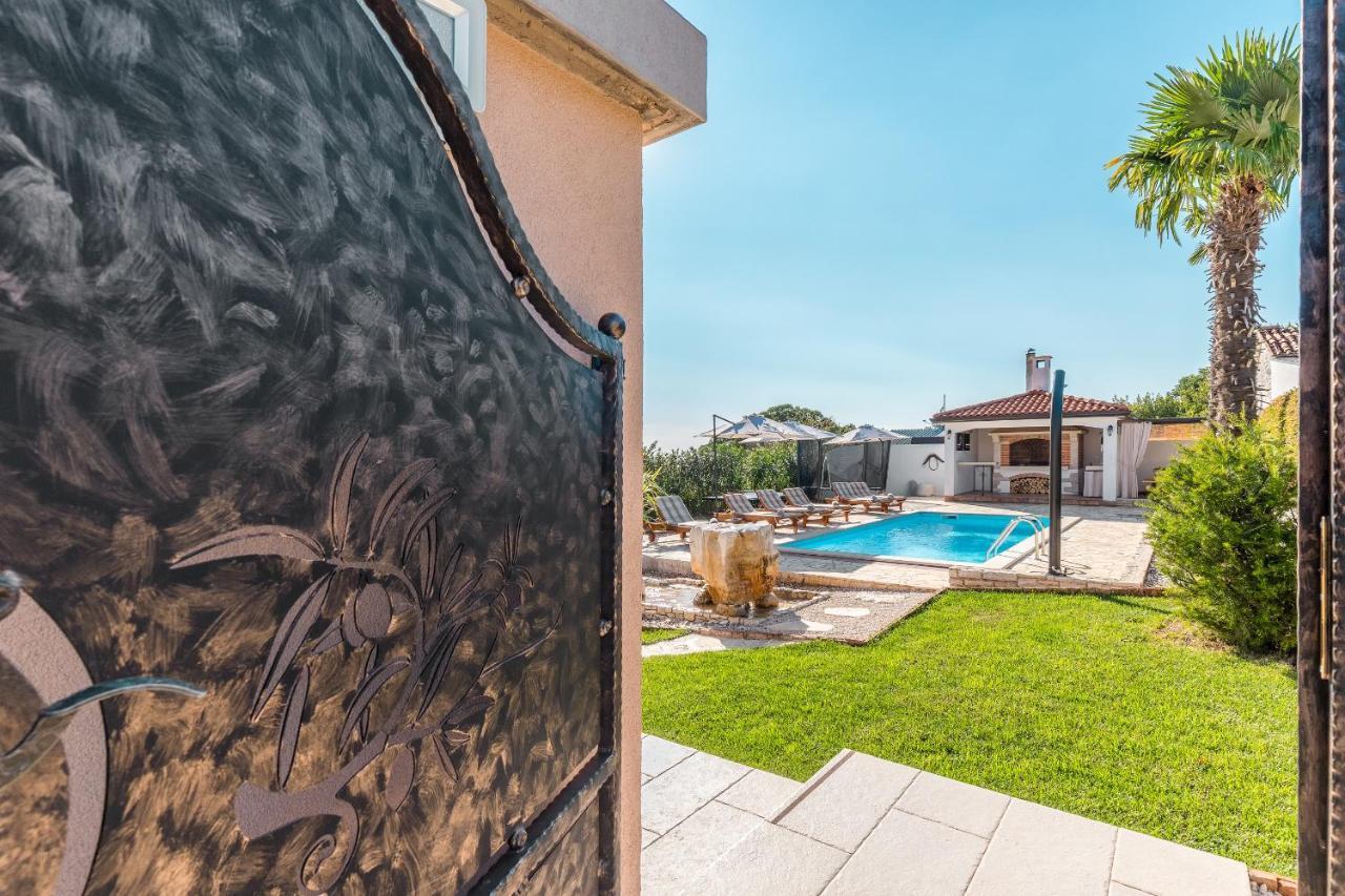 Kaštelir Villa Alma מראה חיצוני תמונה
