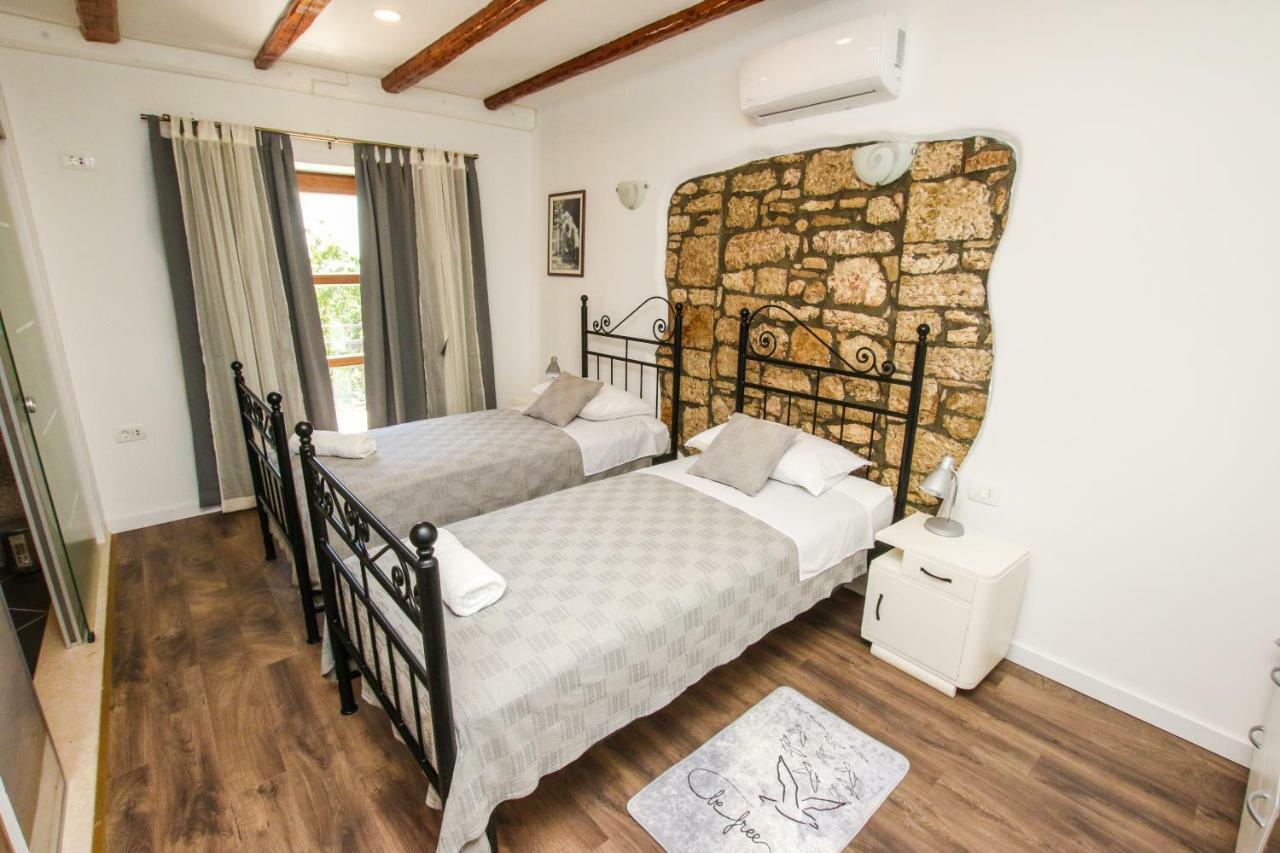 Kaštelir Villa Alma מראה חיצוני תמונה