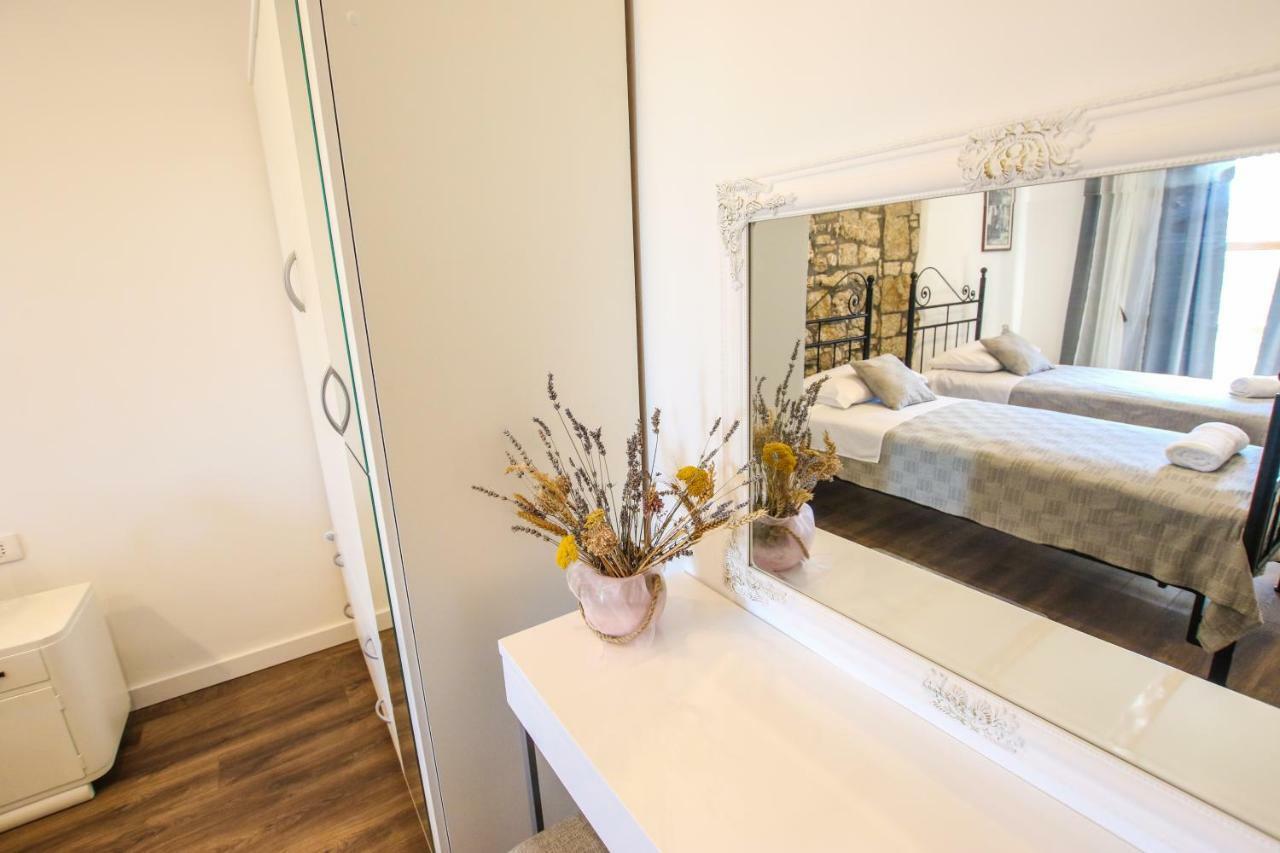 Kaštelir Villa Alma מראה חיצוני תמונה